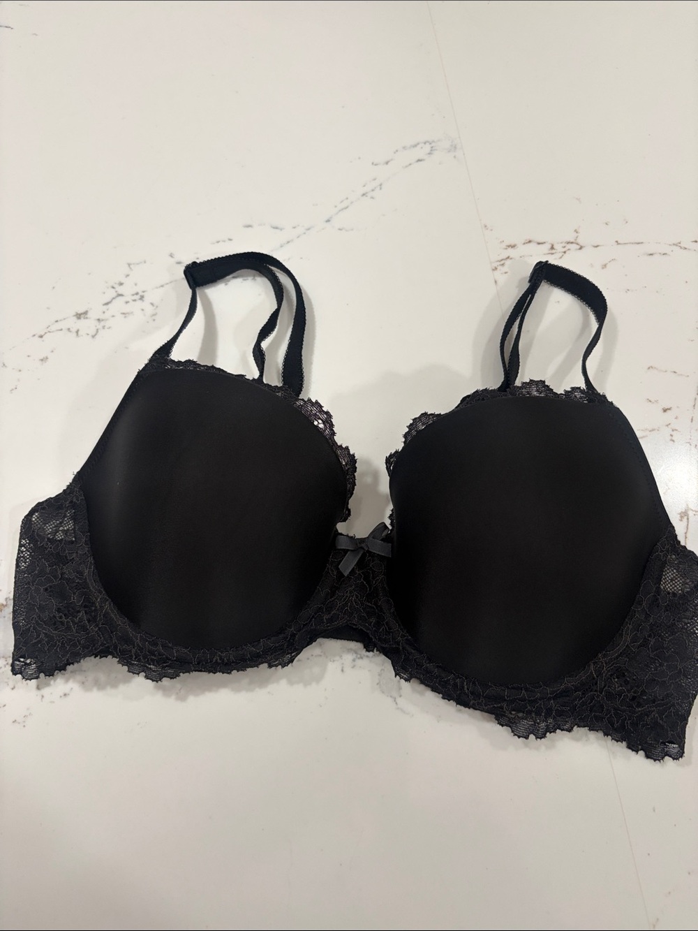 Victoria's Secret Black Lace Smooth Molded Cup Bra